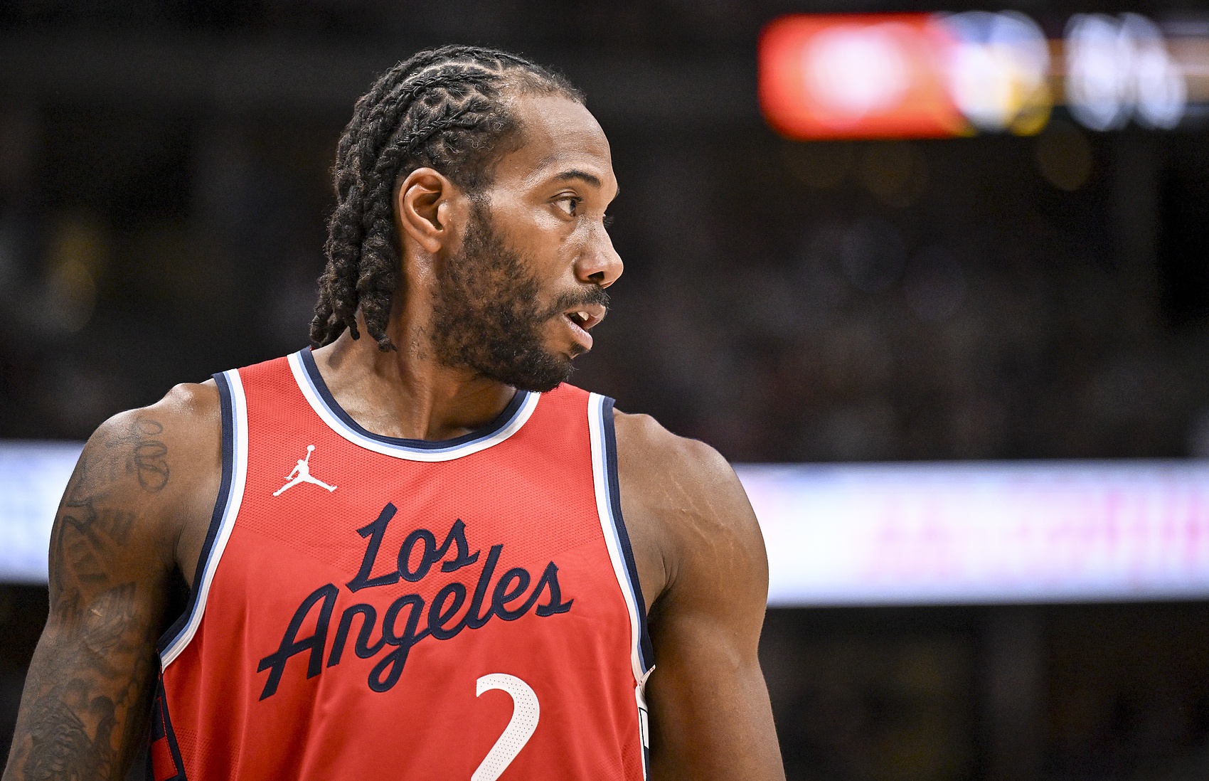 小卡:科林斯能防侧翼也能防中锋 我依然能防联盟顶尖球员 小卡:科林斯能防侧翼也能防中锋 我依然能防联盟顶尖球员