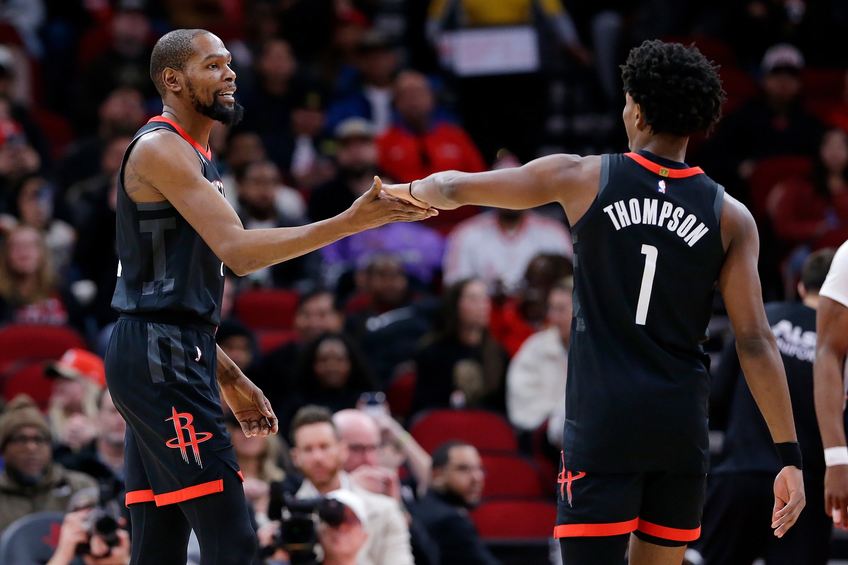 阿门：杜兰特几乎每场都在破纪录 这样赢球比领先20分更有趣些